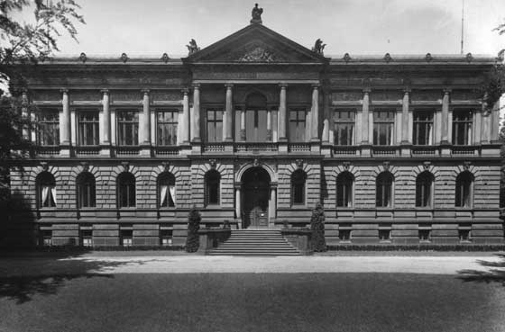 Haupteingangsfront des Provinzialmuseums Bonn, vor 1937
