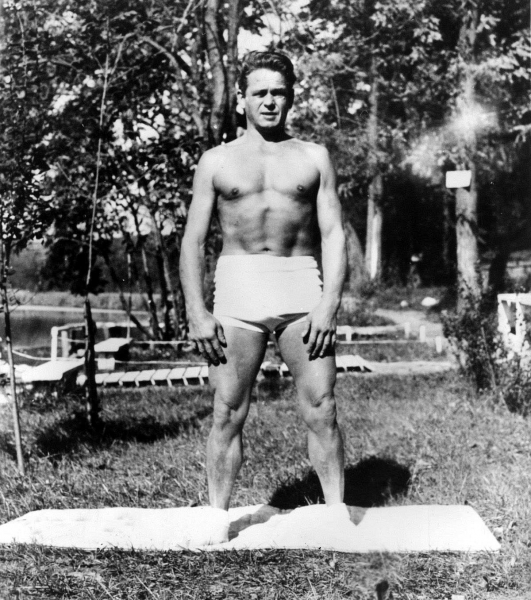 Joseph Hubertus Pilates im Alter von 57 Jahren, New York 1941