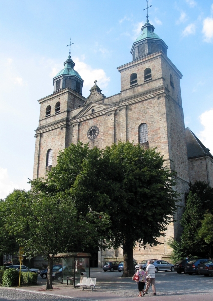 Die ehemalige Klosterkirche und Kathedrale St.-Pierre, Paul und Quirin in Malmedy, erbaut 1777, 2005