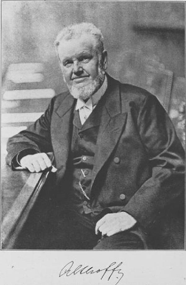 Friedrich Althoff. Foto von Fritz Milkau (1859-1934) mit Signatur Althoffs