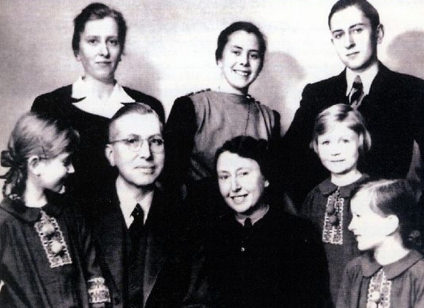 Franz Vonessen mit Familie, 1942