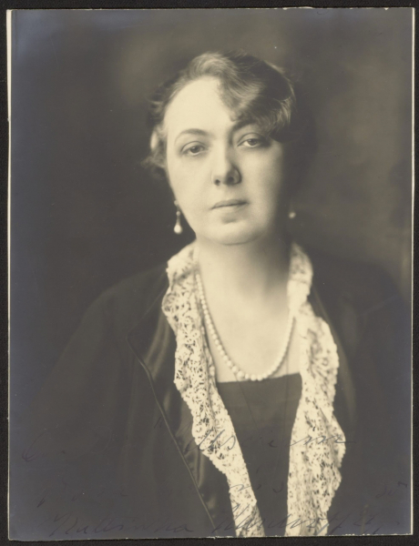 Porträtfotografie von Katharina von Kardorff-Oheimb aus dem Jahr 1929, Fotografin: Lotte Jacobi
