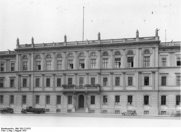 Das Reichsverkehrsministerium am Wilhelmplatz in Berlin, August 1937