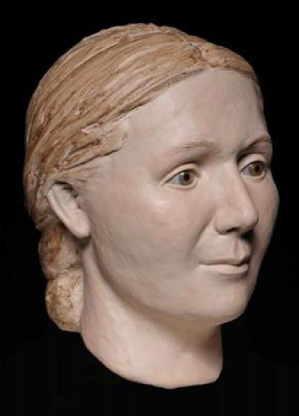 Rekonstruktiv des Gesichts der Christina anhand des Schädelknochens, 2012
