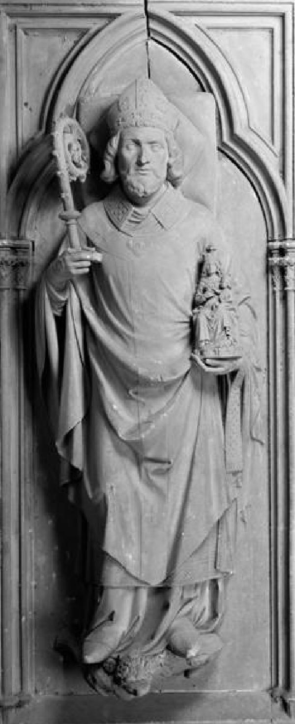 Rainald von Dassel, Liegefigur aus Kalkstein auf dem Hochgrab im Kölner Dom, 1905 von Alexander Iven (1854-1934) anstelle der Ende des 18. Jahrhunderts zerstörten mittelalterlichen Bronzefigur angefertigt