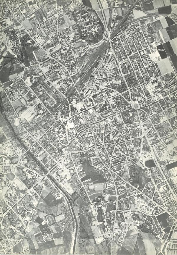 Luftbild von Düren und Umgebung von 1971 im Verhältnis 1 : 10.000, Zusammengesetzt aus Luftbildkarten im Verhältnis 1 : 5.000